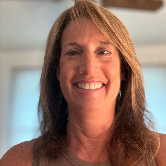 Meet your Posher, Jeannie - Picture 2 of 2